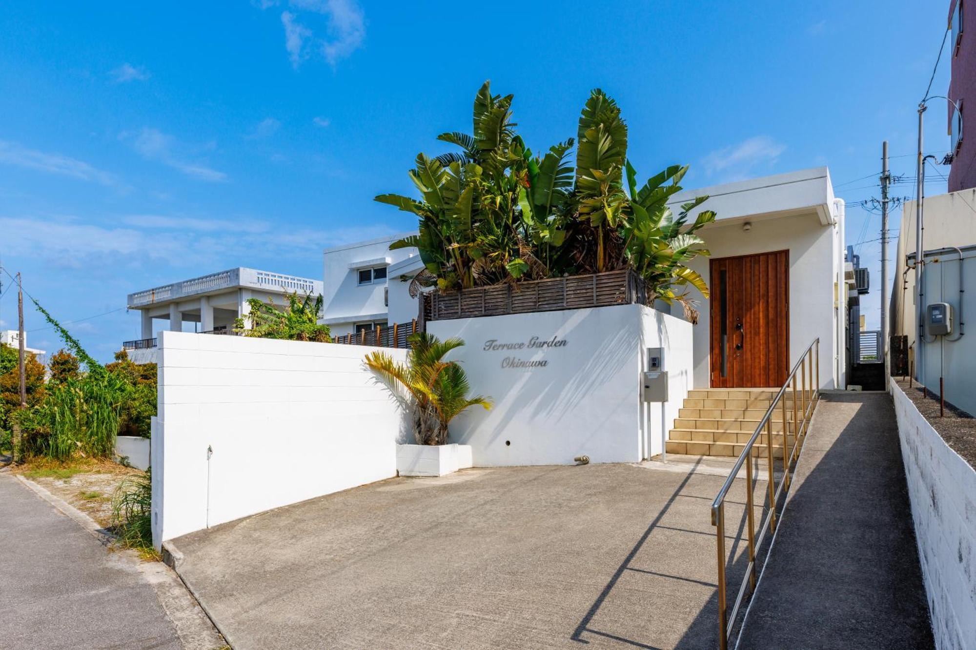 Terrace Garden Okinawa Villa Onna Bagian luar foto